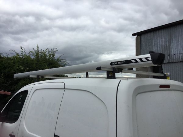 Tow ball 2024 roof rack