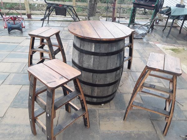 Oak barrel with stools garden pub mancave