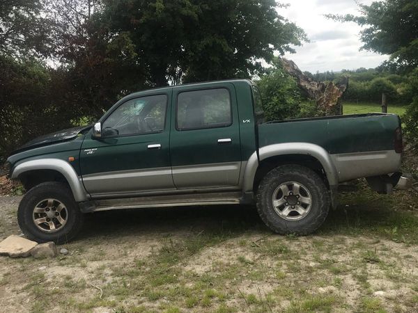 Toyota hilux for breaking