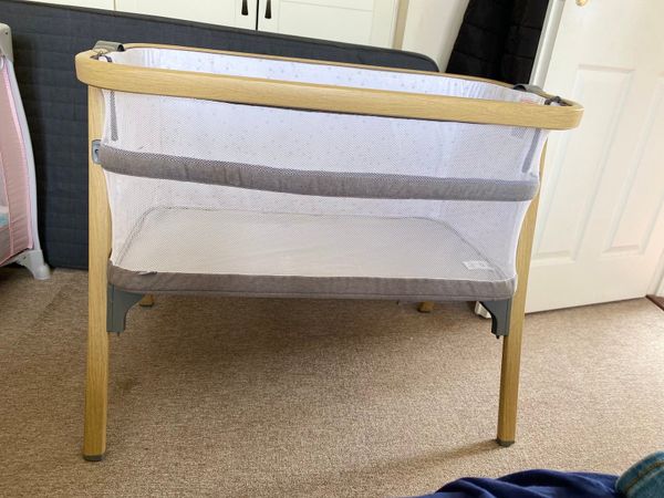 Baby side bed with mattress, excellent condition