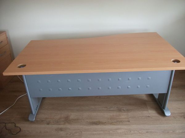 2 Full Size Office Desks. Great Condition.