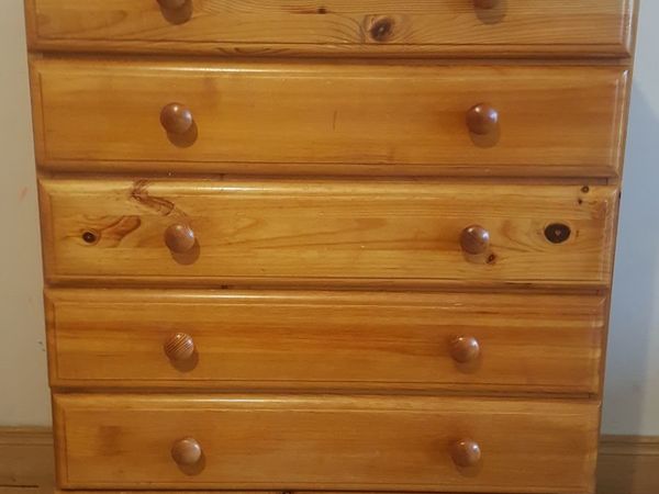 Pinewood quality chest of drawers