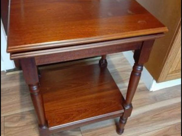 Swivel table antique