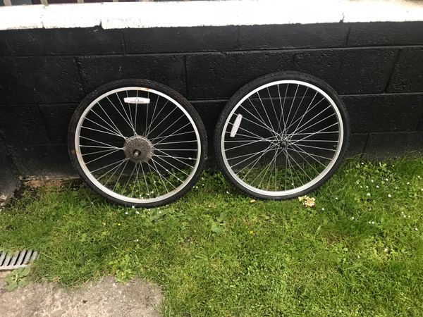 2 new wheels for sale