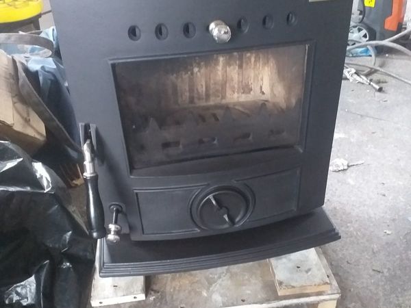 Blacksmith Anvil solid fuel stove 6Kw