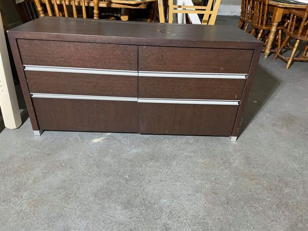 Chest of drawer / cabinet or tv unit