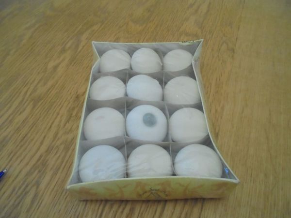 Box Set of Scented Floating Candles