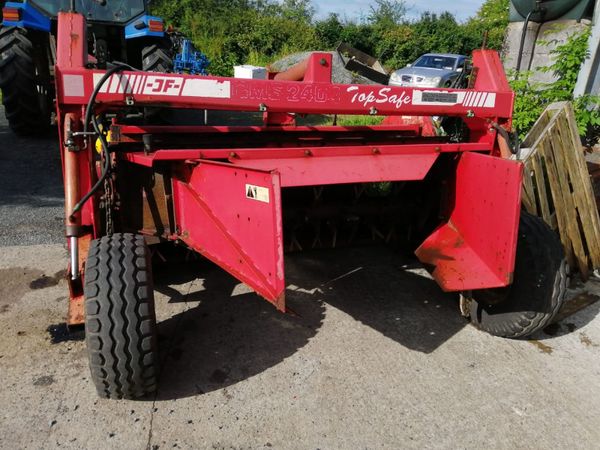 JF 2400 Trailed Conditioned Mower