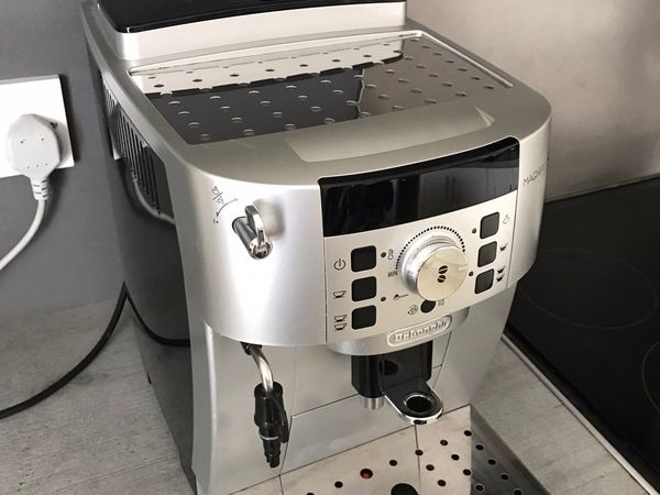 Delonghy coffee machine