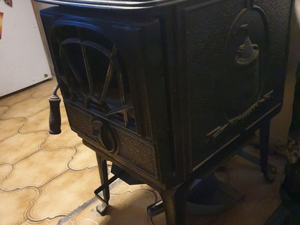 Small Stanley Stove with Back boiler