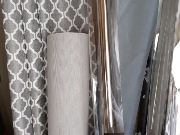 Curtain , pole and blind