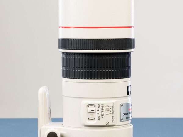 Camera Lens Canon EF 300mm f4L IS USM Lens €700