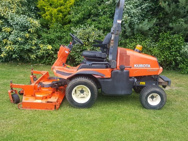 Kubota out front commercial diesel ride on lawn mower