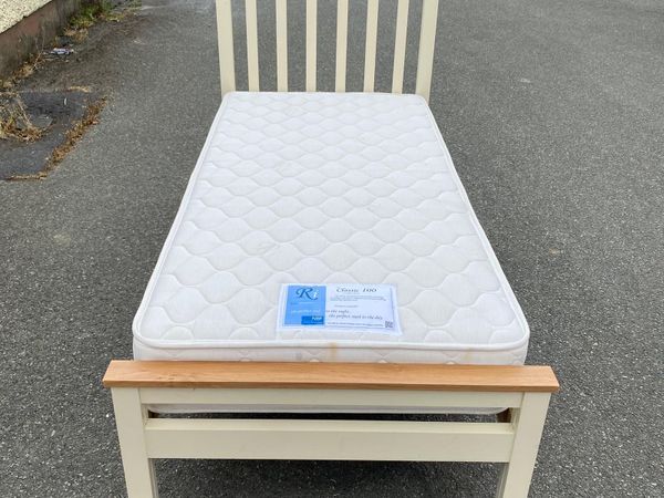 Solid single bed with excellent Condition Mattress