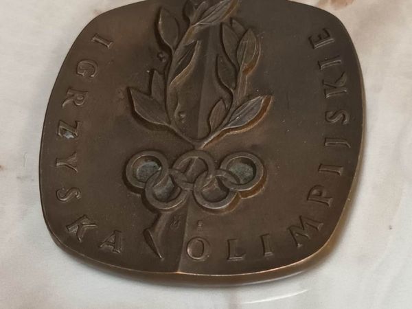 Polish 72 commemorative Olympic medal FREEPOST D18