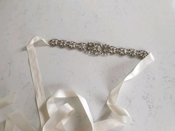 Wedding belt size 10 immaculate condition