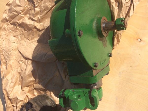 New knife drive gearbox for jd 8 series header