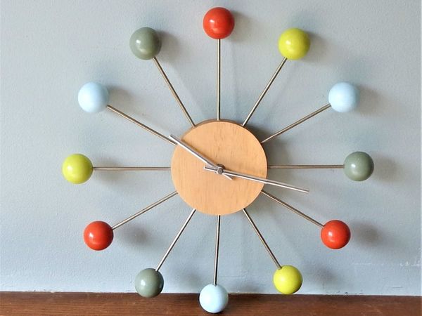 Ball wall clock