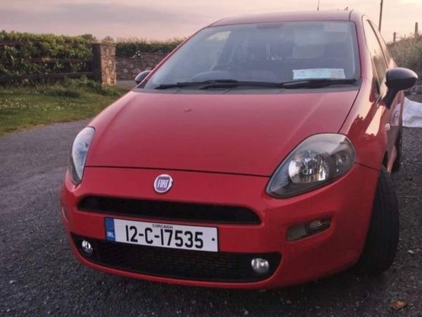 Fiat Punto Hatchback, Petrol, 2012, Red