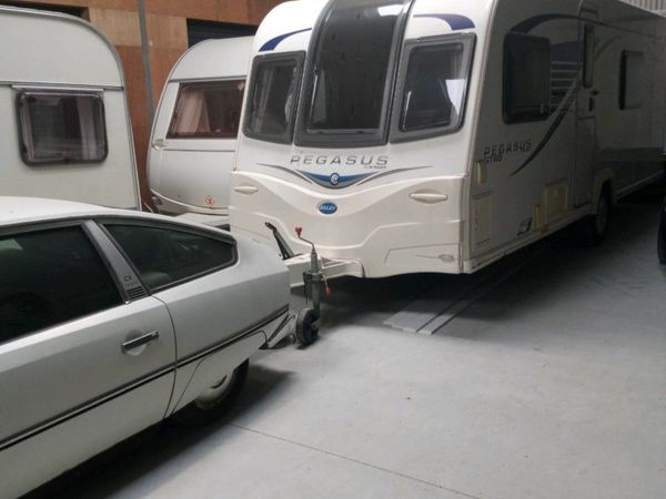 Caravan & Campervan & cars storage