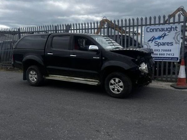 2010 TOYOTA HILUX 3.0 JUST IN FOR BREAKING