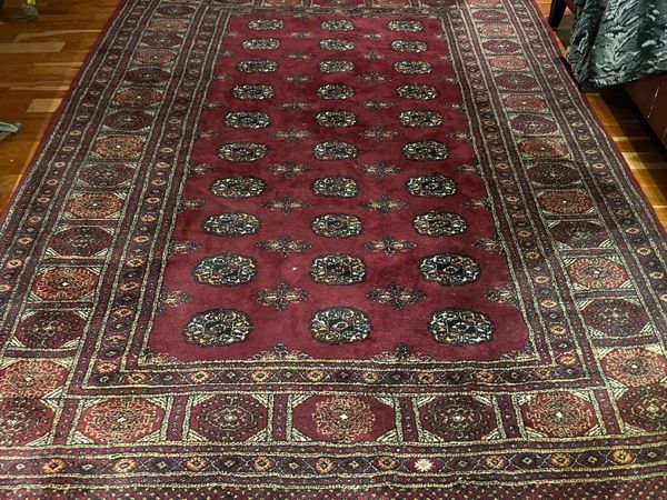 Excellent deep pile carpet in great condition with the bokara pattern