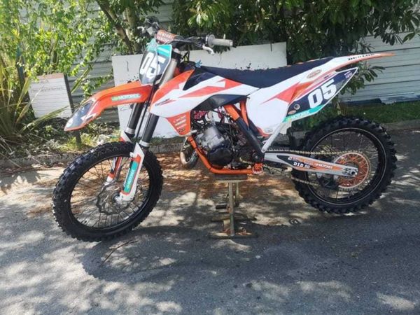 MINT ktm 125 (part x/delivery/choice of bikes