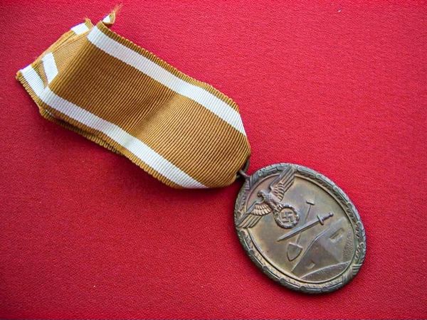 WW2 German Medal - For the fortification of the embankments ORYGINAL!