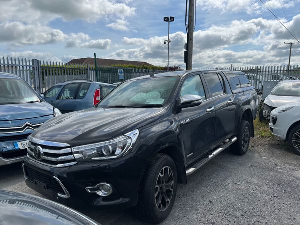 2017 TOYOTA HILUX 2.4D AUTO JUST IN FOR BREAKING