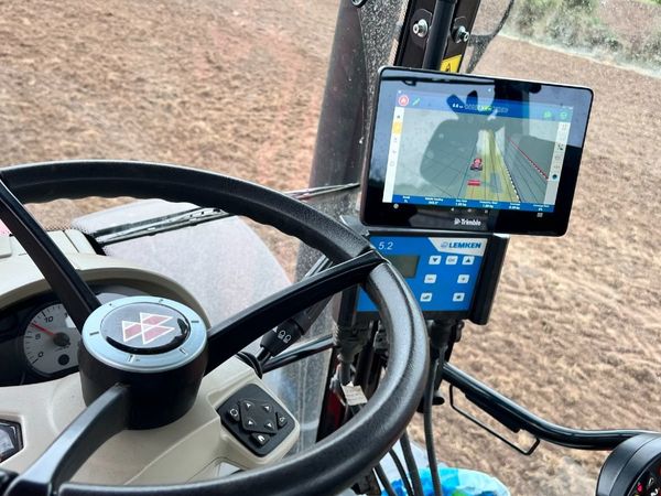 Trimble GPS for Spreading, Spraying, Planting