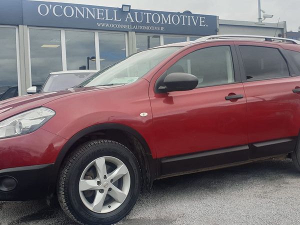 Nissan Qashqai+2 MPV, Diesel, 2013, Red