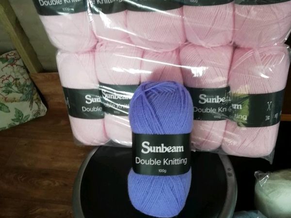 Double knitting wool