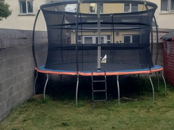 For sale- 14 ft Trampoline & enclosure with ladder