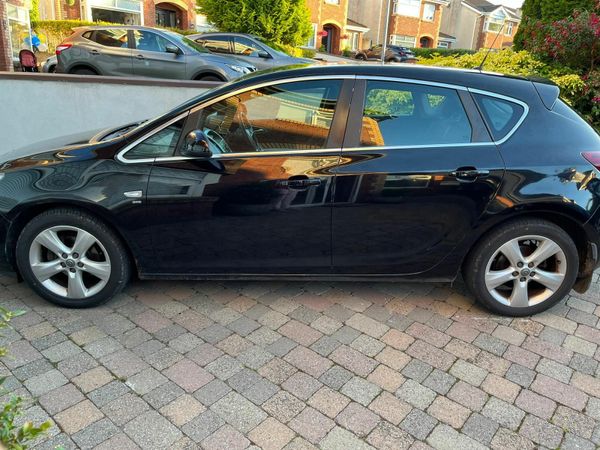 Opel Astra 2011 SRi LOW MILAGE