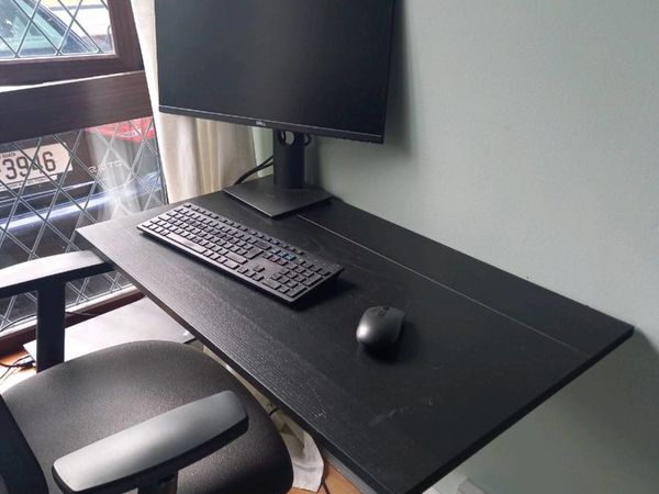 Wall mounted desk/table