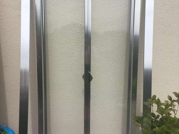 Unused Merlyn Shower Bi-fold Door Series 3