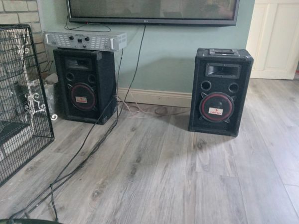 Amateur DJ PA System Amplifier and Speakers