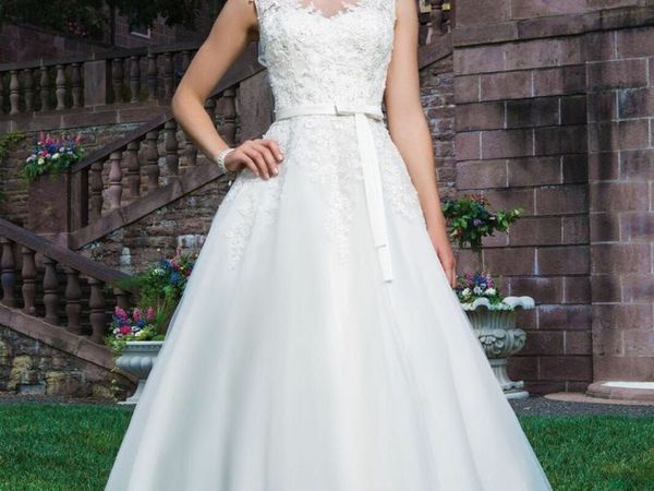 Sincerity 3855 by Justin Alexander Wedding Dress