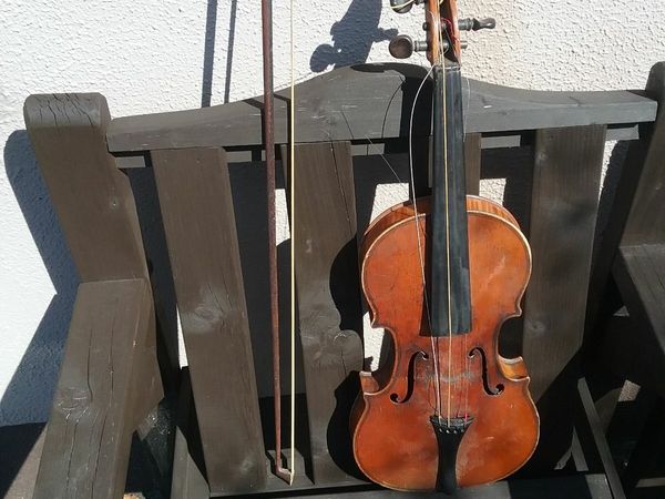 Old violin 1822