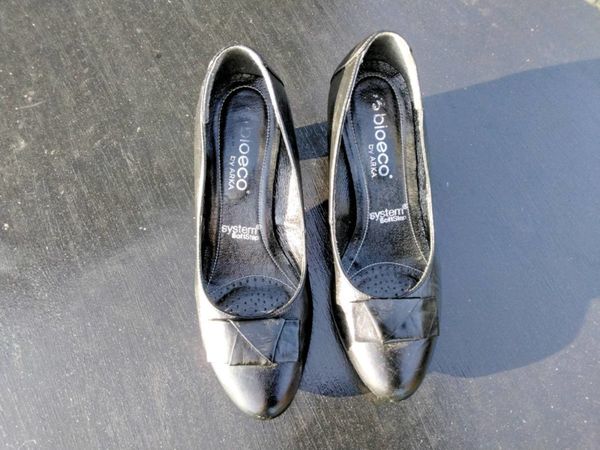 Size 38 black bioeco soft step shoe