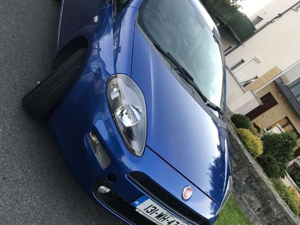Fiat Punto Hatchback, Petrol, 2013, Blue