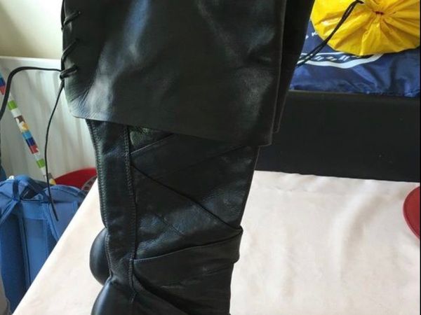 Ladies river island leather boots size 5 €10