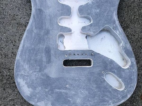 Solid stratocaster body