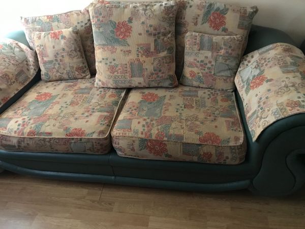 3seater and 2 armchairs