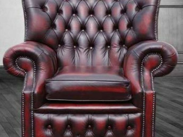 Chesterfield 3+1+1 suite in mint condition