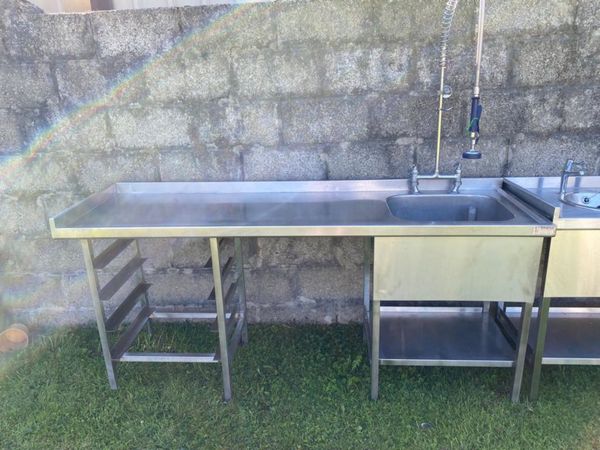 Single, double sink and stainless table