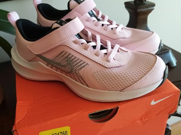 Girls Nike runners brand new size UK 2