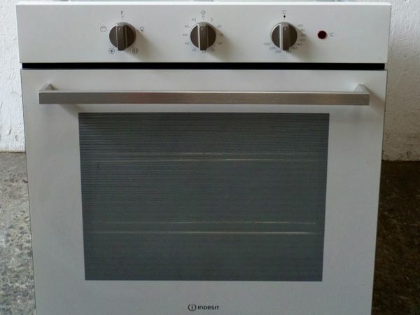BUILT IN SINGLE OVEN/With 12 Months Warranty