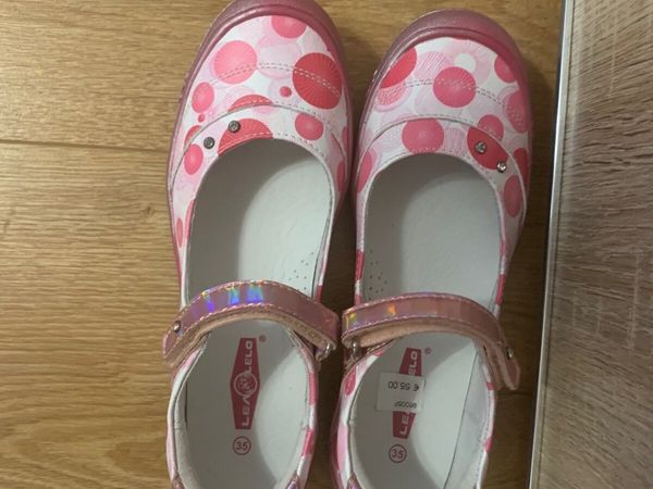 Girls shoes size EU35 prp€55
