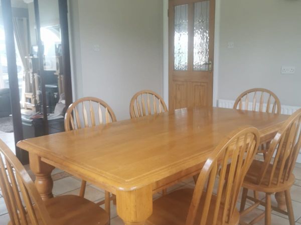 Kitchen table & 6 Chairs